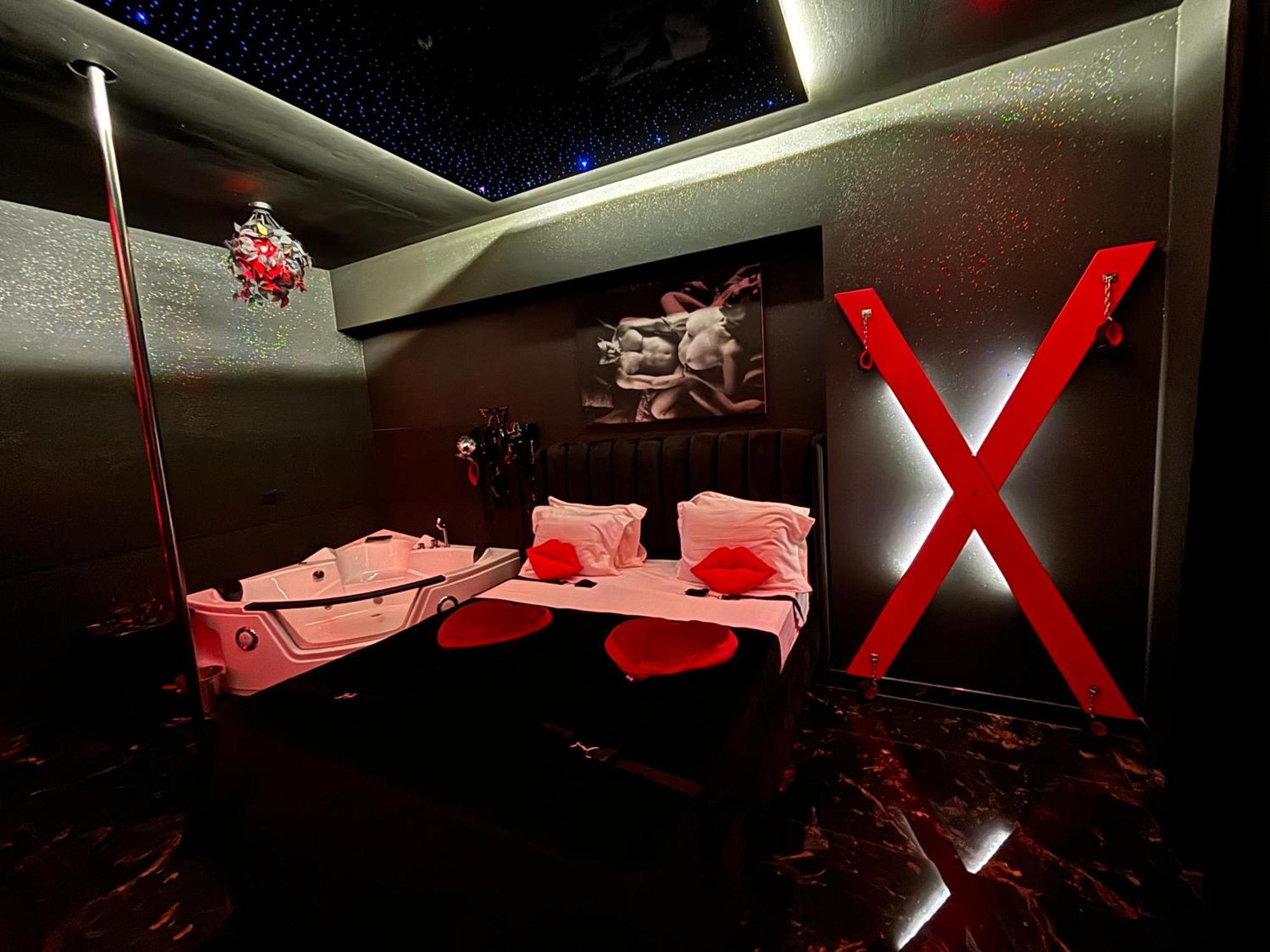 Romeo Nights - Love Rooms - Adults Only ブカレスト エクステリア 写真