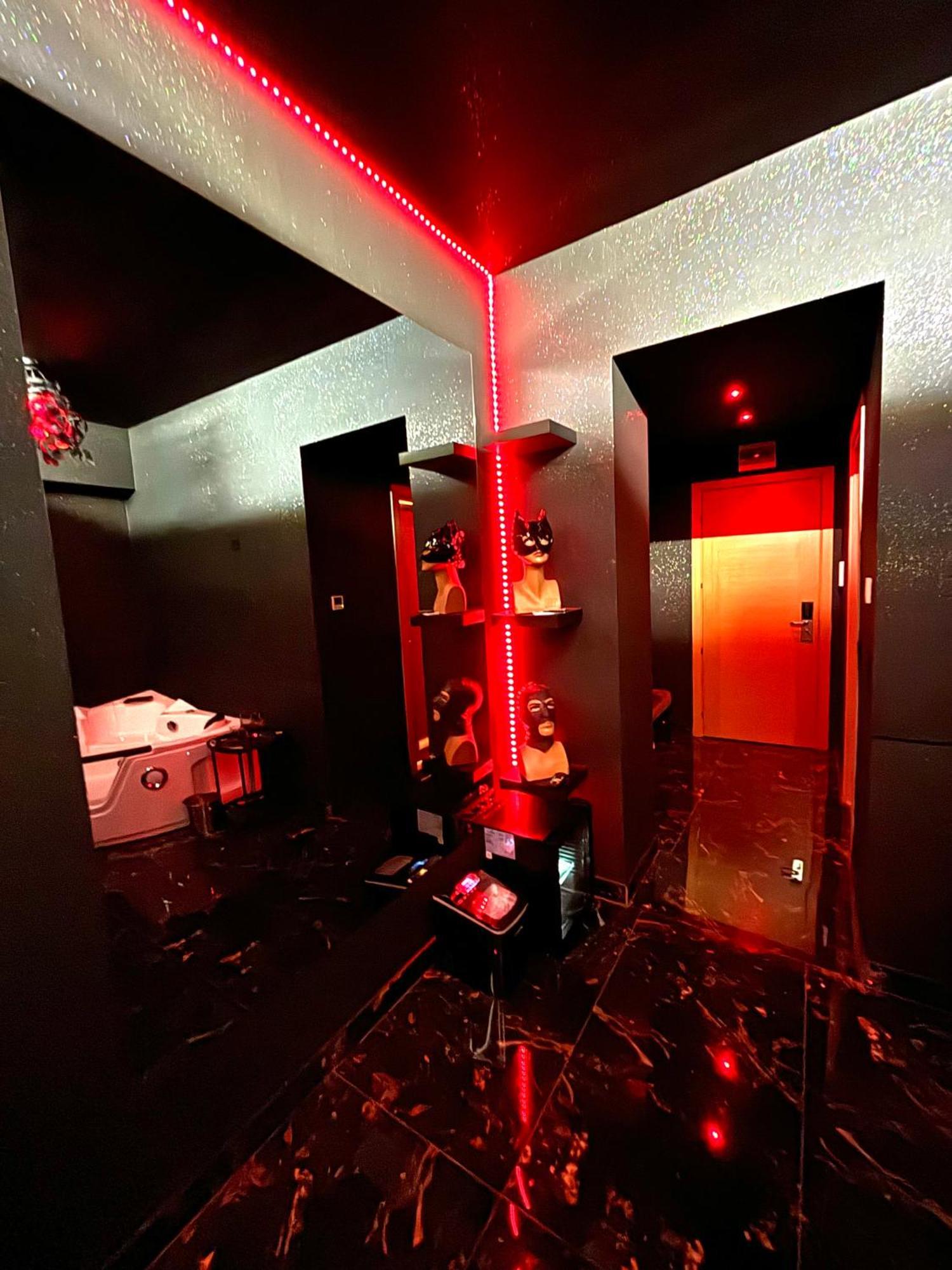 Romeo Nights - Love Rooms - Adults Only ブカレスト エクステリア 写真