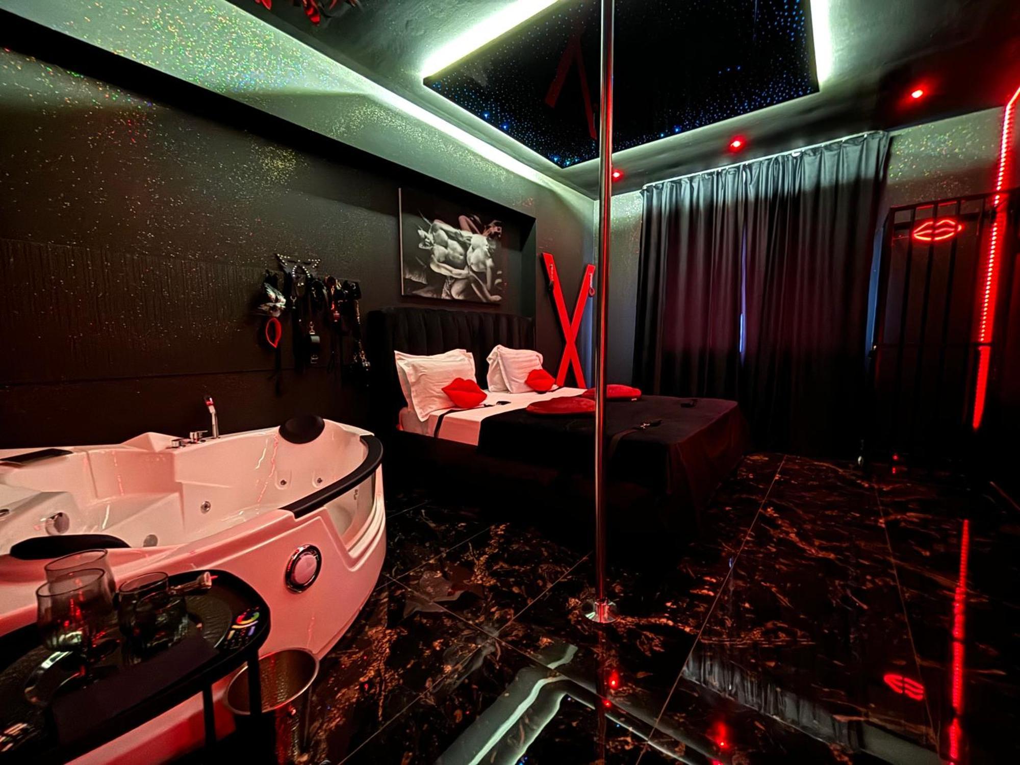 Romeo Nights - Love Rooms - Adults Only ブカレスト エクステリア 写真
