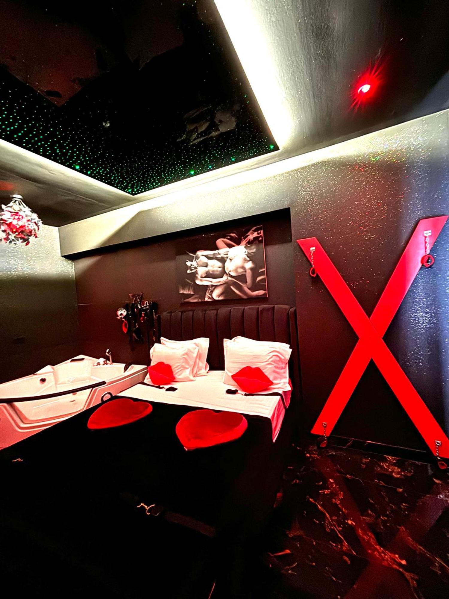 Romeo Nights - Love Rooms - Adults Only ブカレスト エクステリア 写真